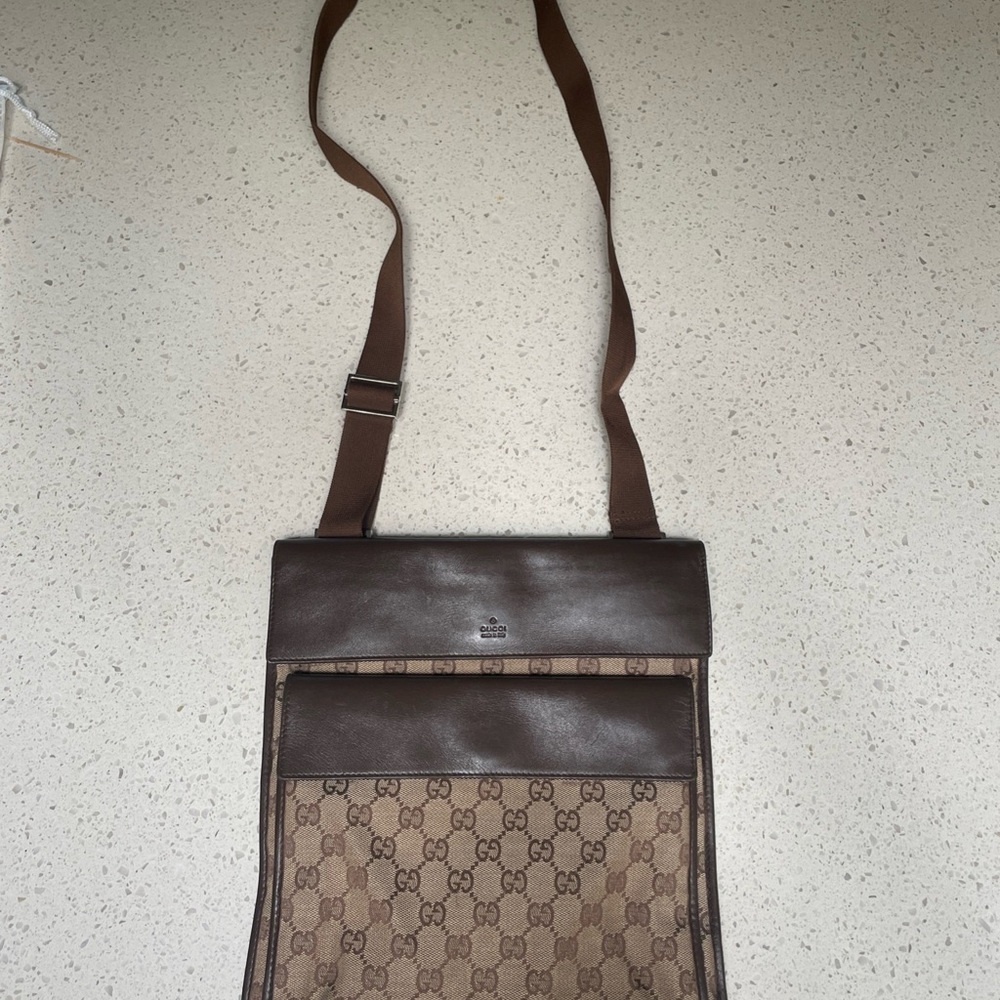 Gucci Brown Leather and Monogram Messenger Bag - Picture 2 of 10